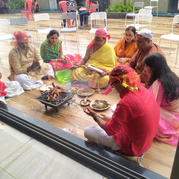 Bengali Purohit for Puja