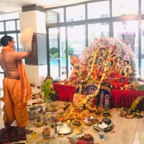 Bengali Purohit for Durga Puja