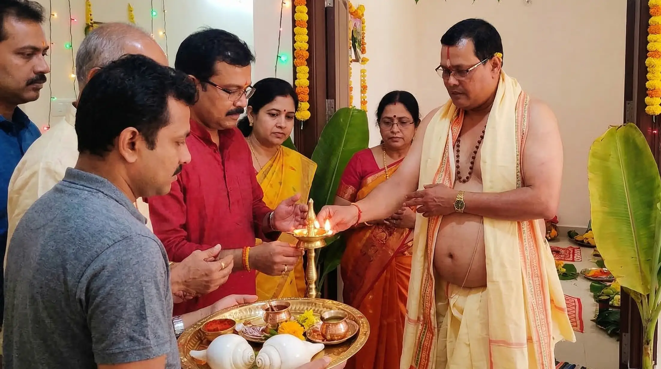 Bengali Purohit in Rajajinagar, Bangalore 1 Bengali purohit Sanjay Bhattacharya performing puja in Rajajinagar Bangalore